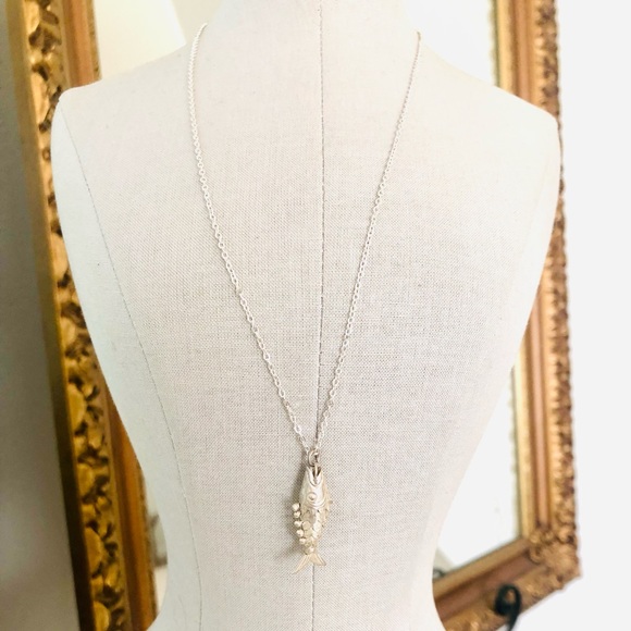 Vintage Articulated Dainty Silver Fish Pendant Necklace - Picture 3 of 14